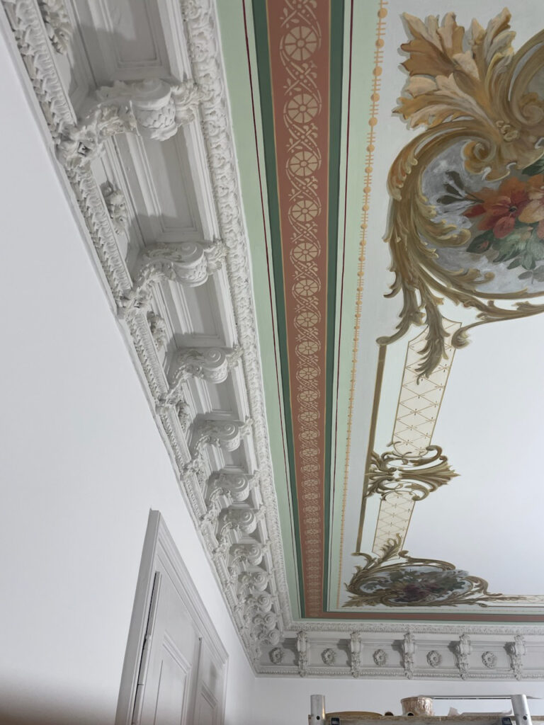 stell-bontz-frise-rosace-moulure-peinture